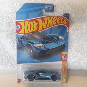 Hot Wheels 2017 Ford GT sealed in package
